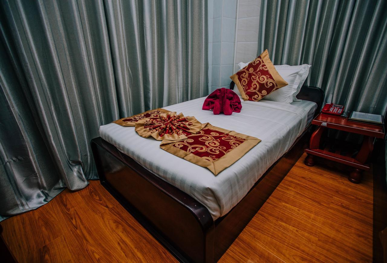 Amber Palace Hotel Myitkyinā エクステリア 写真