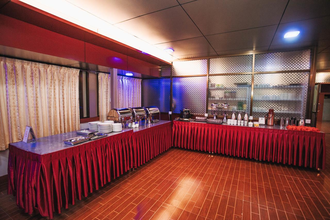 Amber Palace Hotel Myitkyinā エクステリア 写真