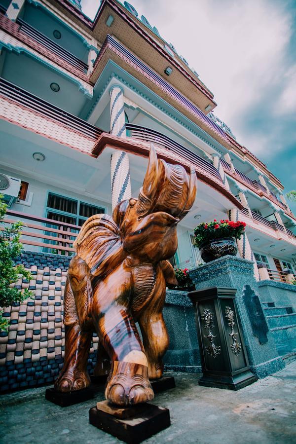 Amber Palace Hotel Myitkyinā エクステリア 写真