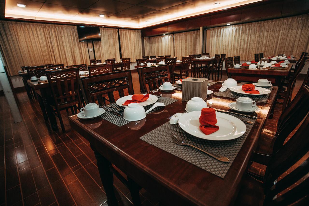 Amber Palace Hotel Myitkyinā エクステリア 写真