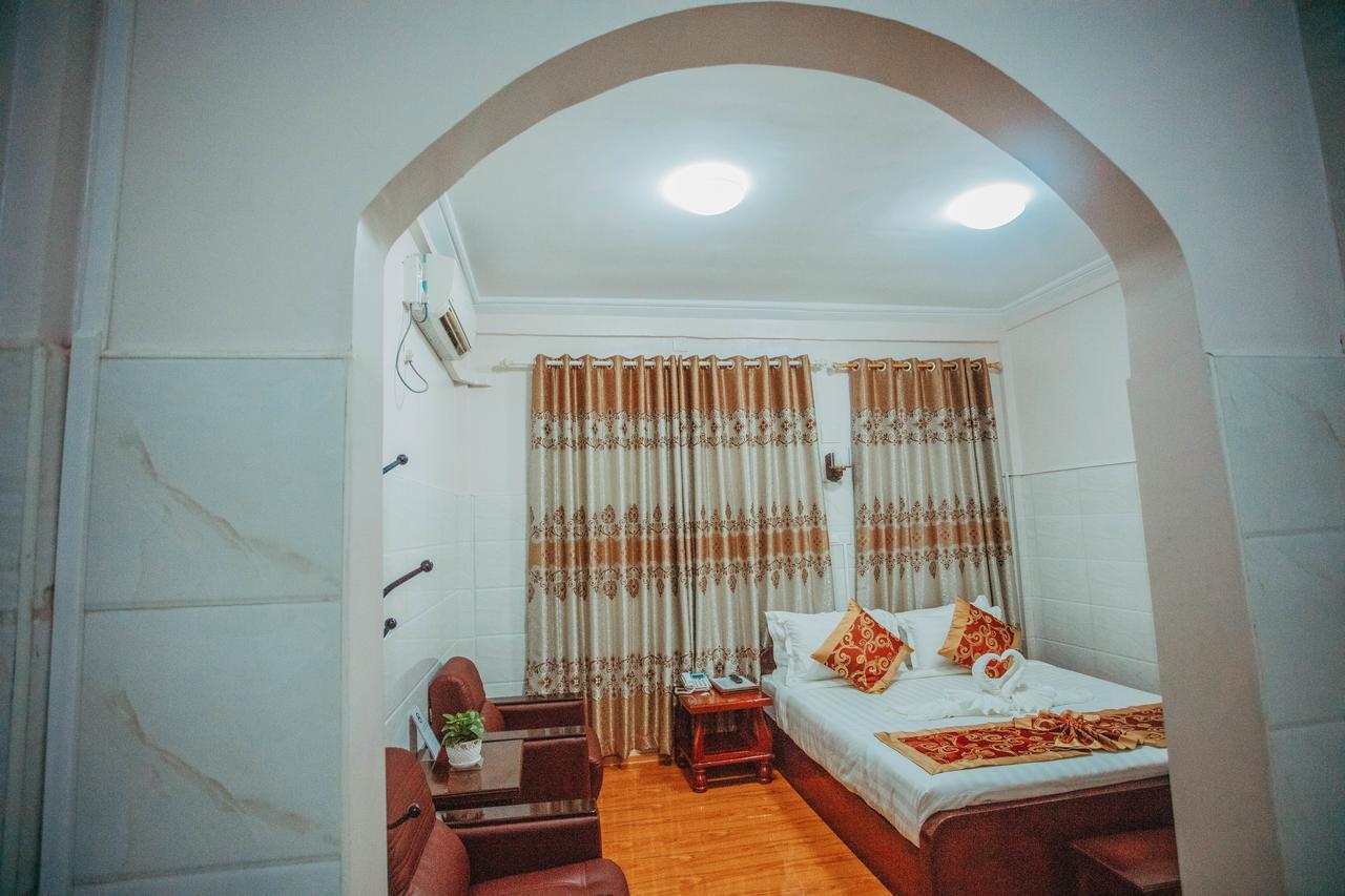 Amber Palace Hotel Myitkyinā エクステリア 写真